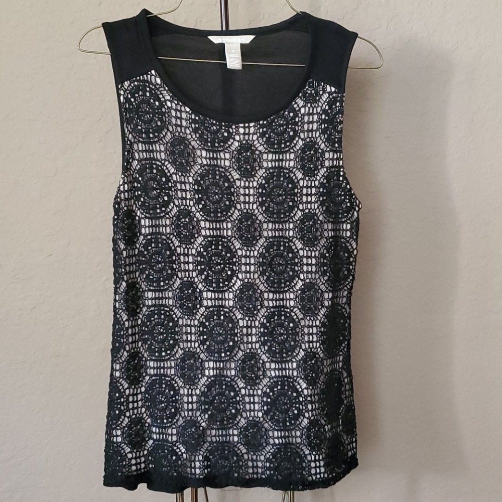 Beautiful Banana Republic sleeveless top